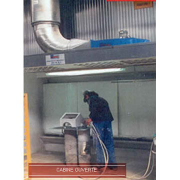 Cabine de peinture ouverte