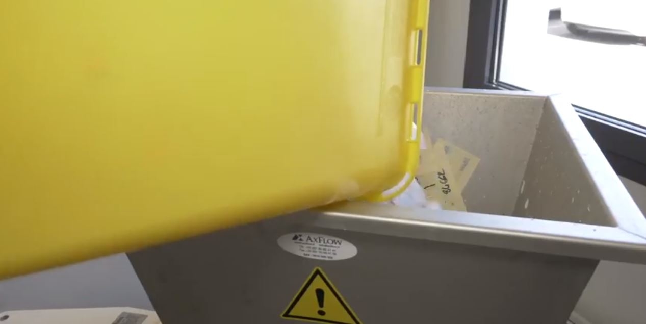 Image de présentation Broyage de déchets non contaminés dans un centre d'anatomie et de cytologie pathologique