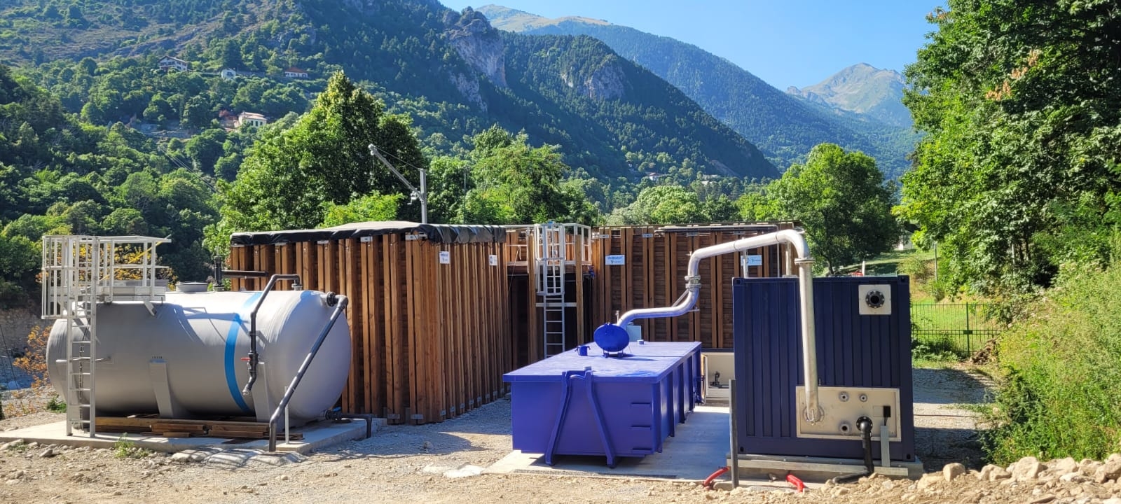 Visuel de Waste Water Box - Série Bois Station d’épuration compacte fabriquée avec structure en bois et complexe d’étanchéité de géomembrane