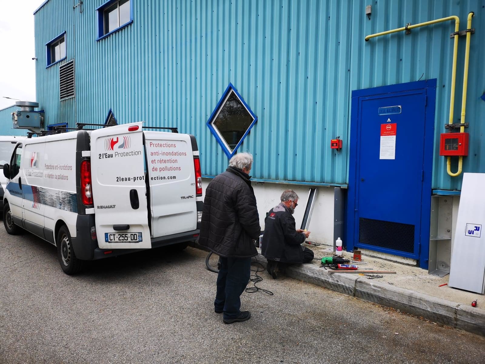 Image de présentation Installation de barrières anti-inondation certifiées FM Approved par 2 l'Eau Protection