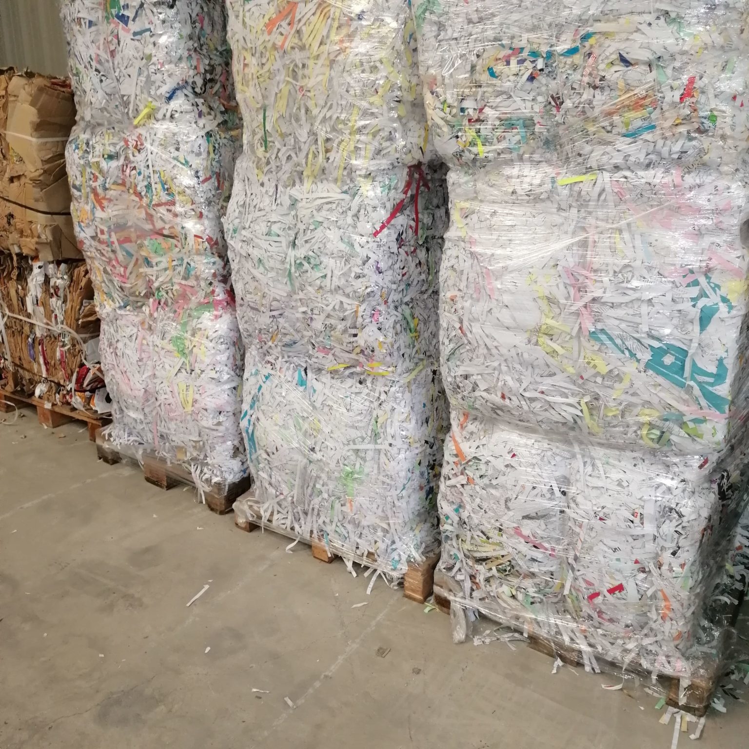 Image de présentation Destruction sécurisée de documents confidentiels et création d'un bordereau de suivi des déchets BDS 